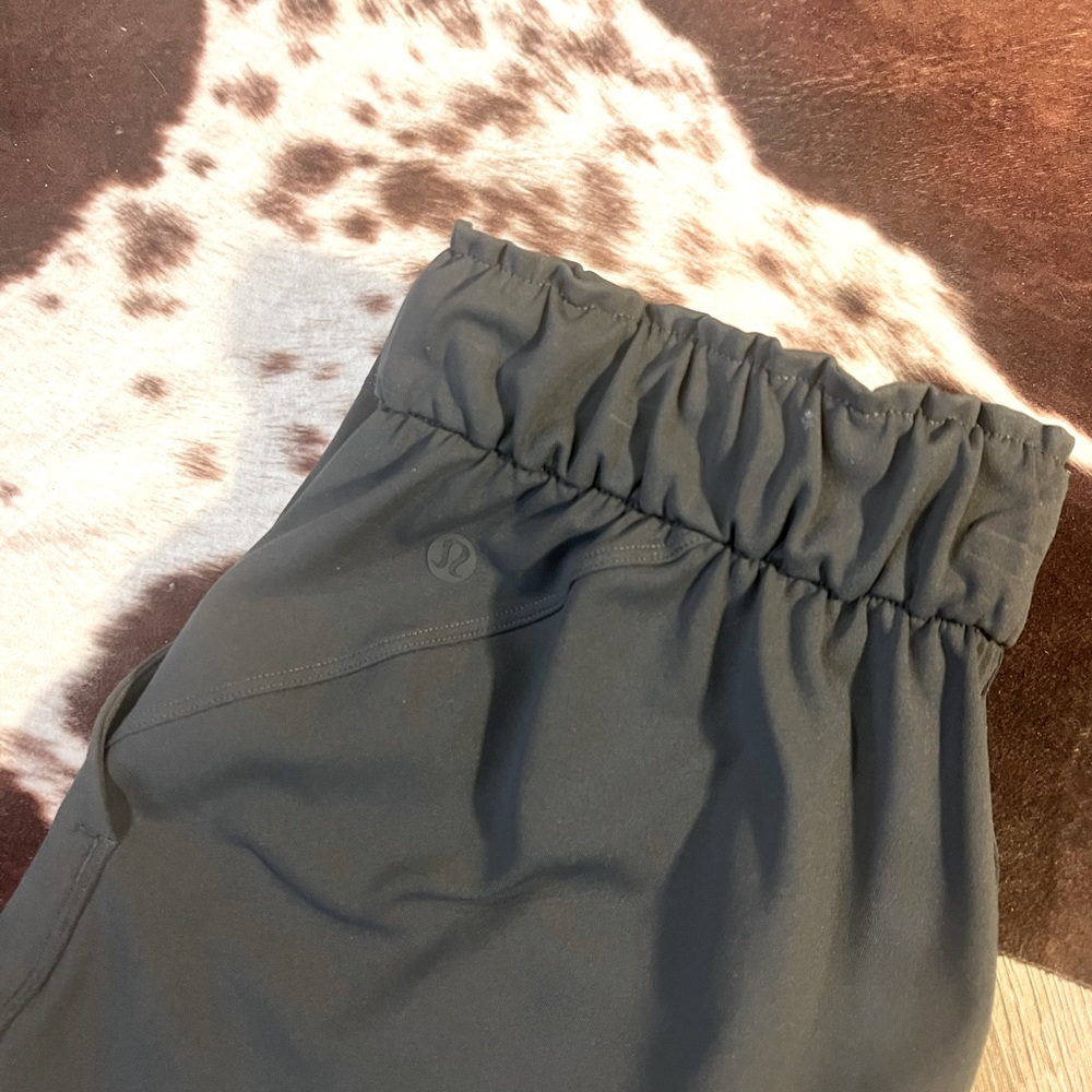 Lululemon On The Fly 7/8 Pant, Size 4